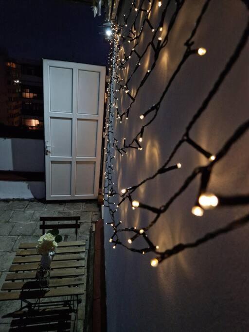 Charming Apartment With Private Terrace Бухарест Экстерьер фото