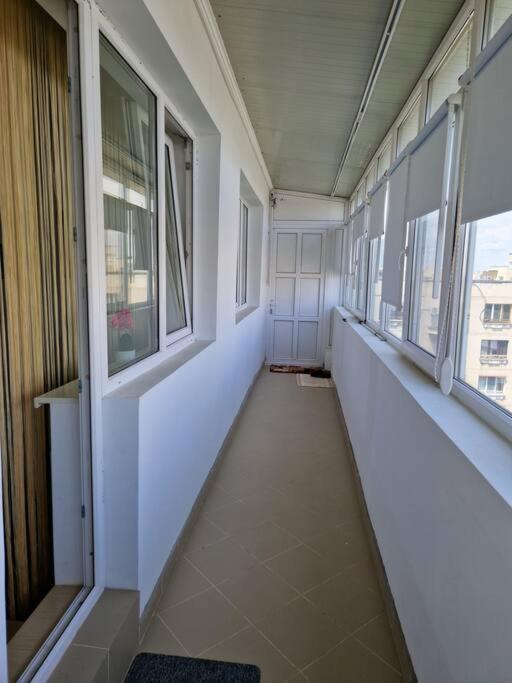 Charming Apartment With Private Terrace Бухарест Экстерьер фото